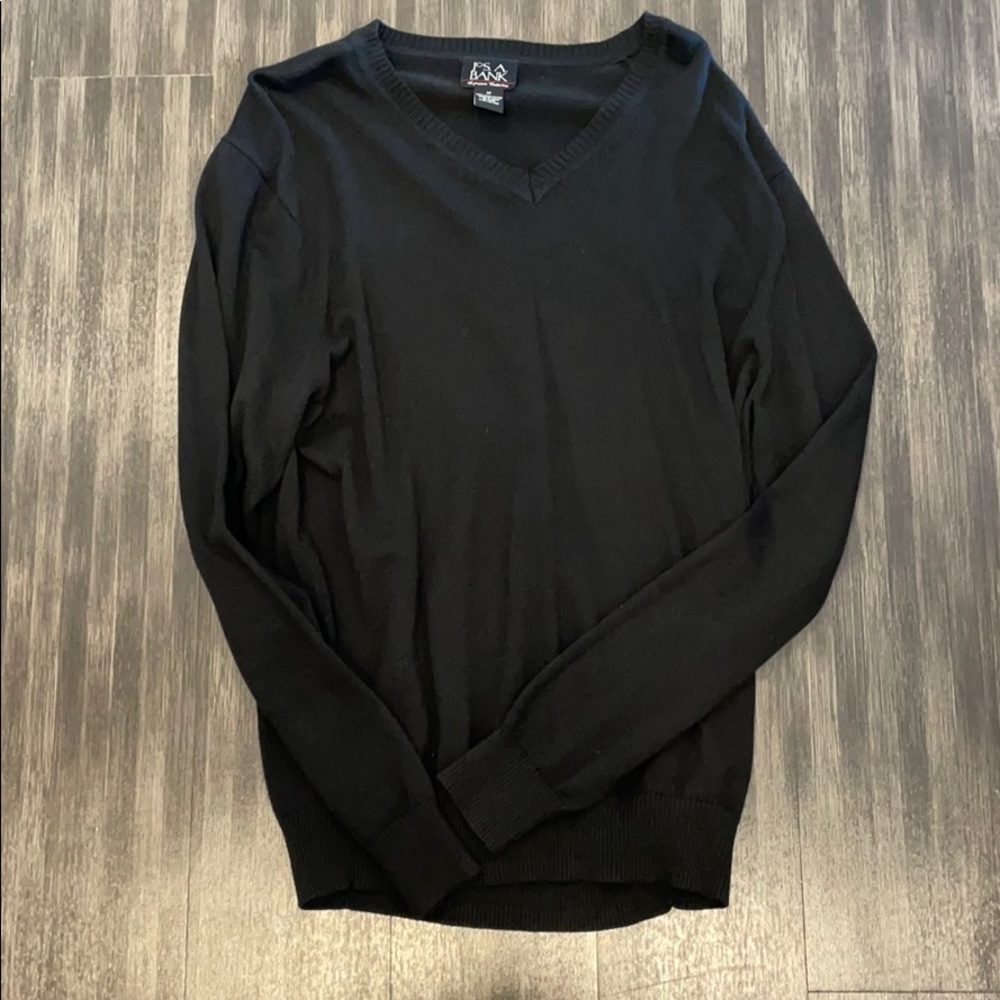 5 ⭐️ Jos A. Bank Black V-Neck Sweater
